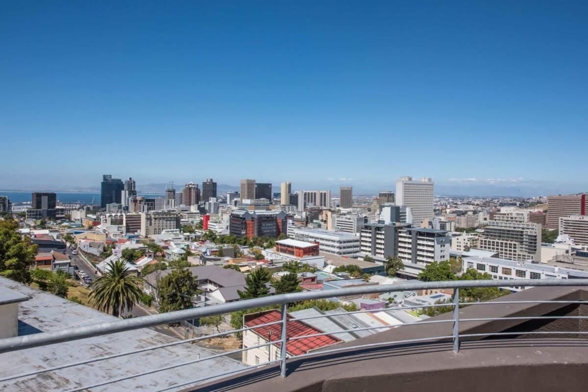 Spectacular Modern In Vibrant Bokaap Apartamento